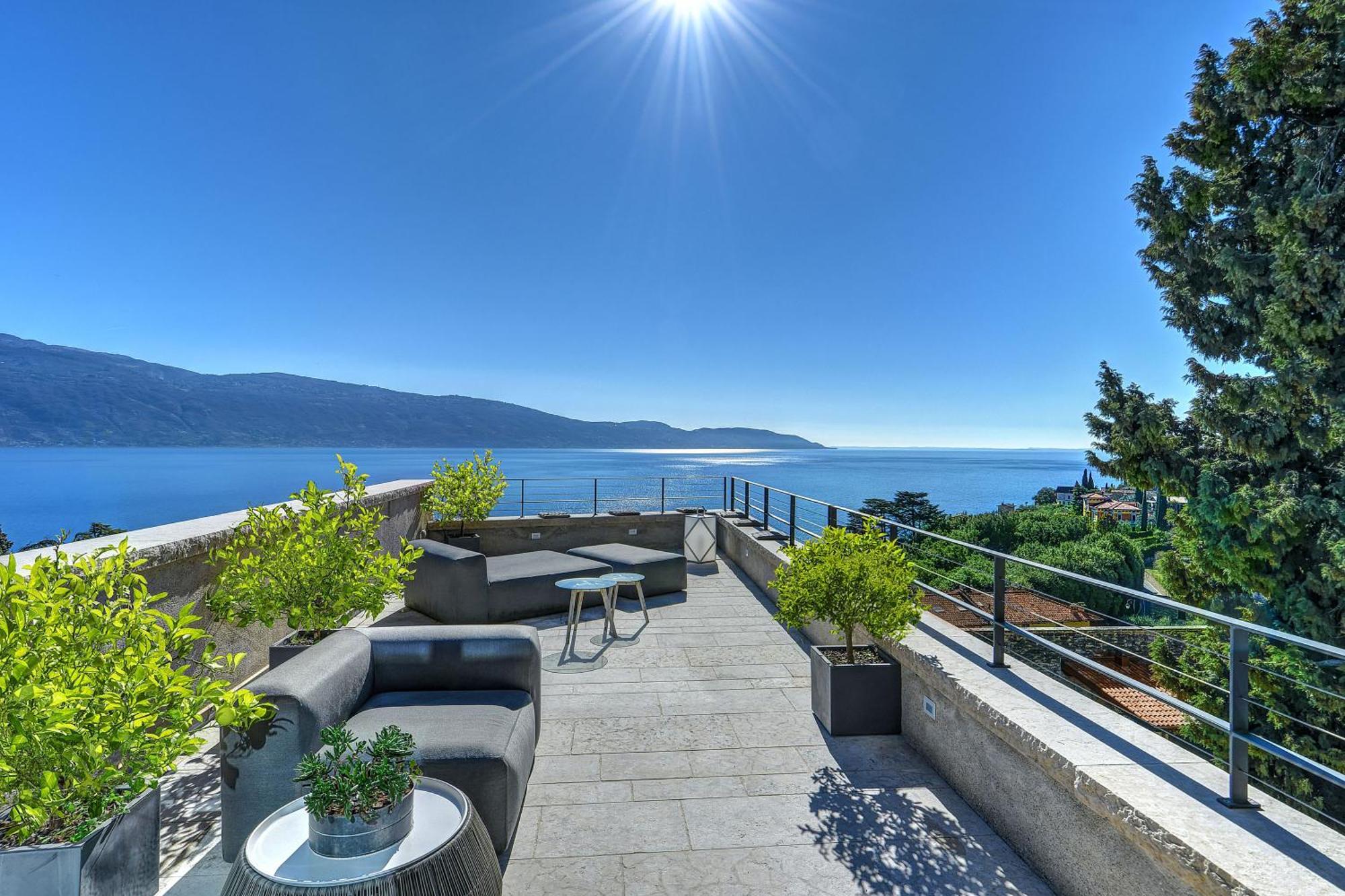 5 Terrazze Exlusive Apartments Gargnano Exterior photo